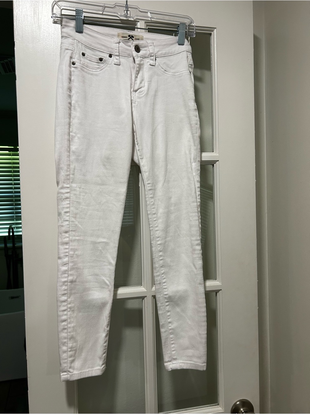 Pink Lily White Women's Slim Fit Jeans